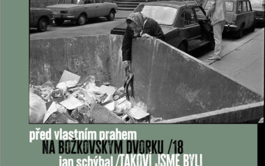 Pozvánka fotografa Jana Schýbala na výstavu Před vlastním dvorkem/18
